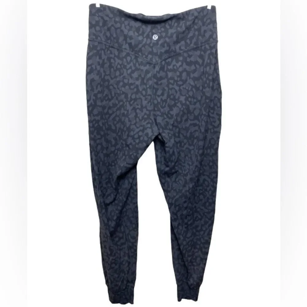 Lululemon Women's Grey Multi Camo Align High Rise Crop Jogger Pants Size 8